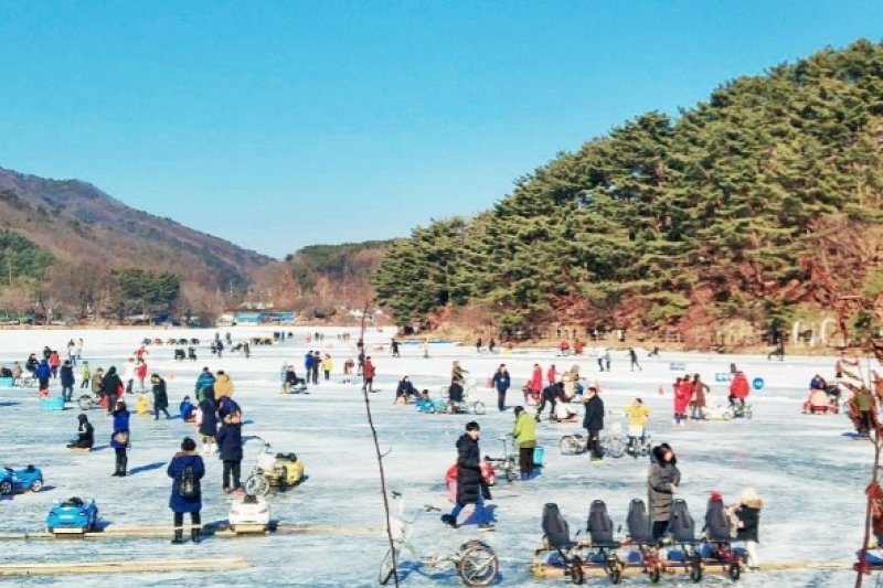 抱川 山井湖ソリ祭り（포천산정호수 썰매축제） (1/6)
