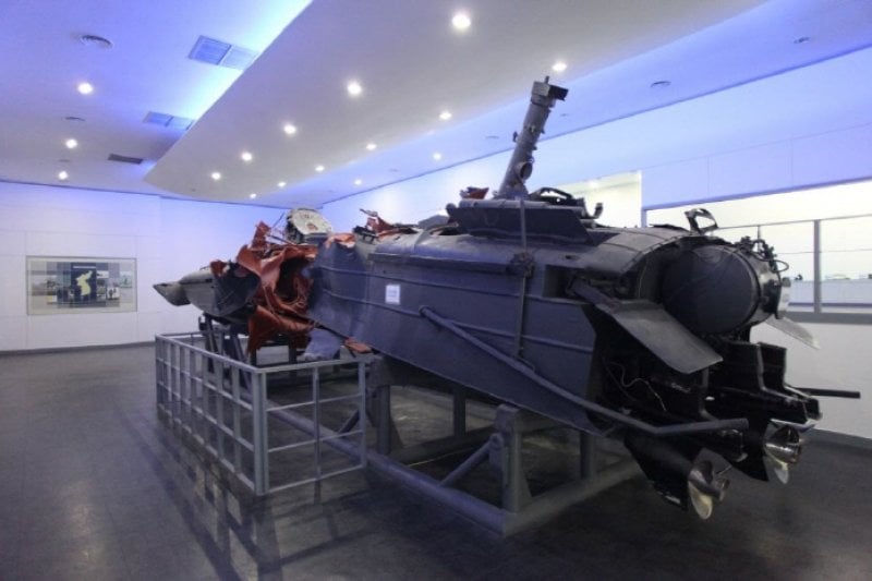 北韓半潜水艇展示館（북한 반잠수정 전시관） (6/10)