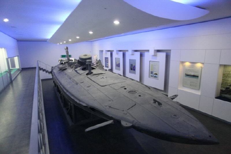 北韓半潜水艇展示館（북한 반잠수정 전시관） (7/10)