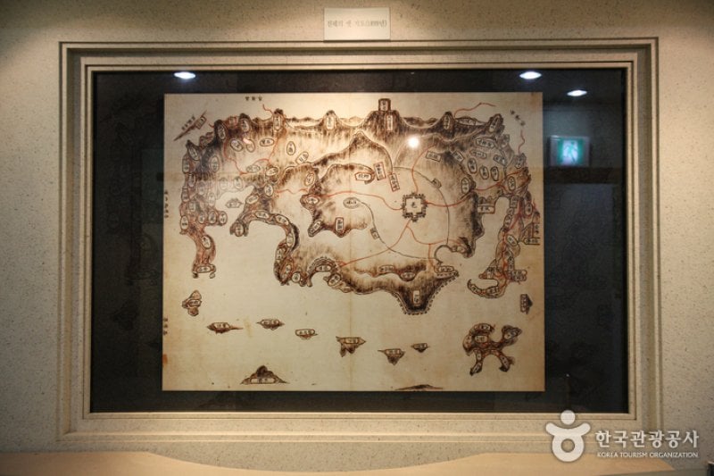 昌原市立鎮海博物館（창원시립진해박물관） (3/14)