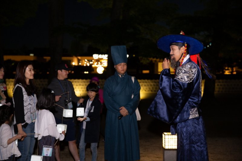 全州韓屋村慶基殿「王との散策」（전주 한옥마을 경기전 왕과의 산책） (2/9)