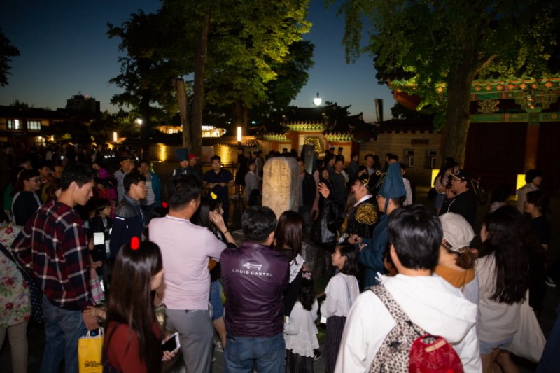 全州韓屋村慶基殿「王との散策」（전주 한옥마을 경기전 왕과의 산책） (5/9)