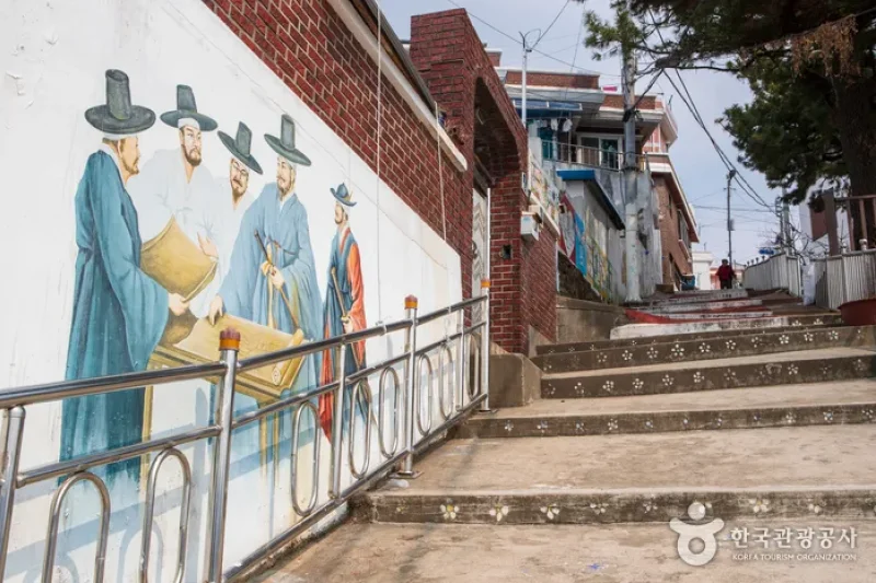 姑蘇洞天使壁画村（고소동 천사벽화마을） (5/13)