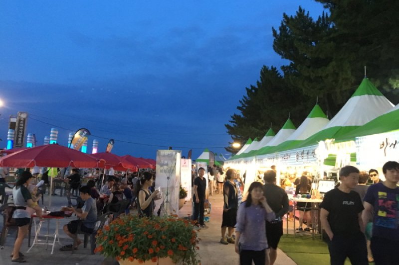 束草クラフトビール祭り（속초 수제맥주 축제(Sokcho Beer Shower Festival) ） (1/3)