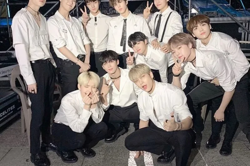 Naver 2019 VLIVE AWARDS'V HEARTBEAT Ground Standing ticket + Airport Railroad Express (AREX) (5/13)