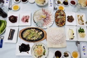 チュクトフェッチプ（[백년가게]죽도집（죽도횟집））