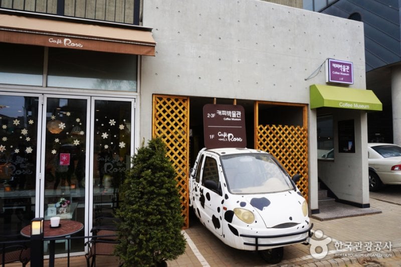 ヘイリ コーヒー博物館（헤이리 커피박물관） (4/5)