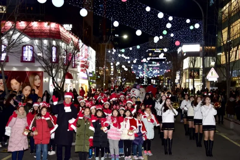 新村クリスマスストリートフェスティバル (8/17)