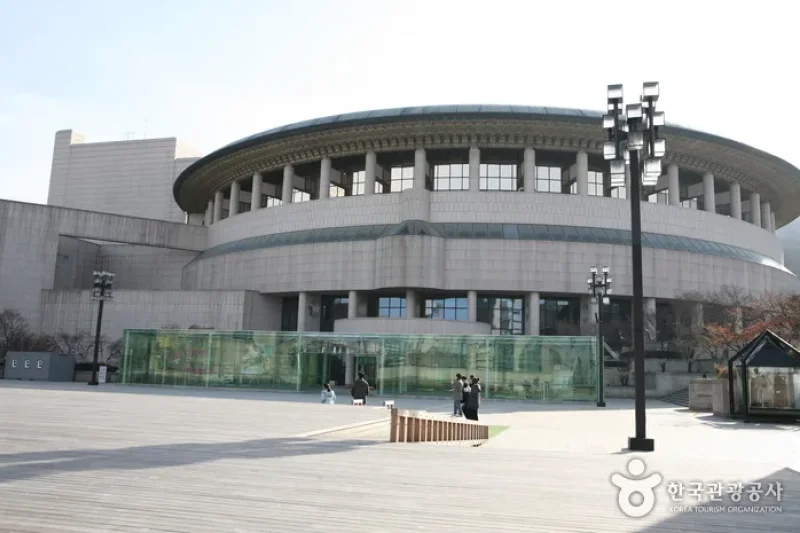 国立国楽院企画公演「ハンガウィ タルマシル」（국립국악원 기획공연 "한가위 달마실"） (1/8)