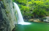九松瀑布（구성폭포）