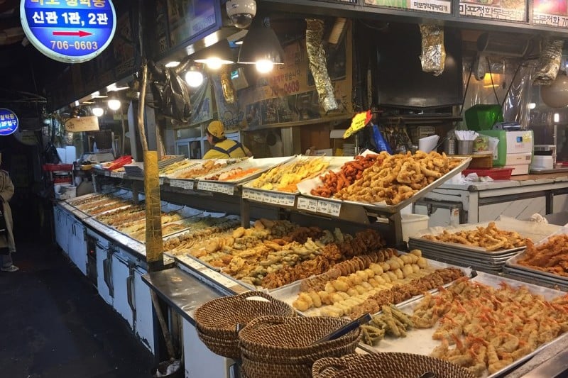 コンドク(孔徳)市場豚足店通り (5/7)