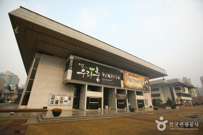 京畿アートセンター（경기아트센터） (1/6)