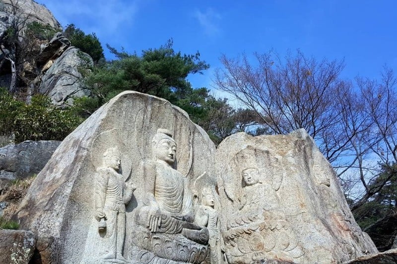 慶州 南山 神仙庵磨崖菩薩半跏像（경주 남산 신선암 마애보살반가상） (2/7)