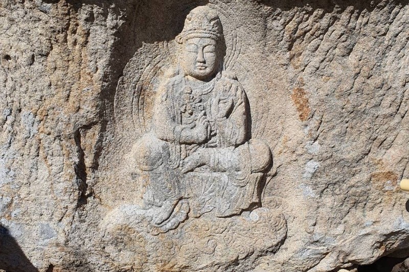 慶州 南山 神仙庵磨崖菩薩半跏像（경주 남산 신선암 마애보살반가상） (4/7)