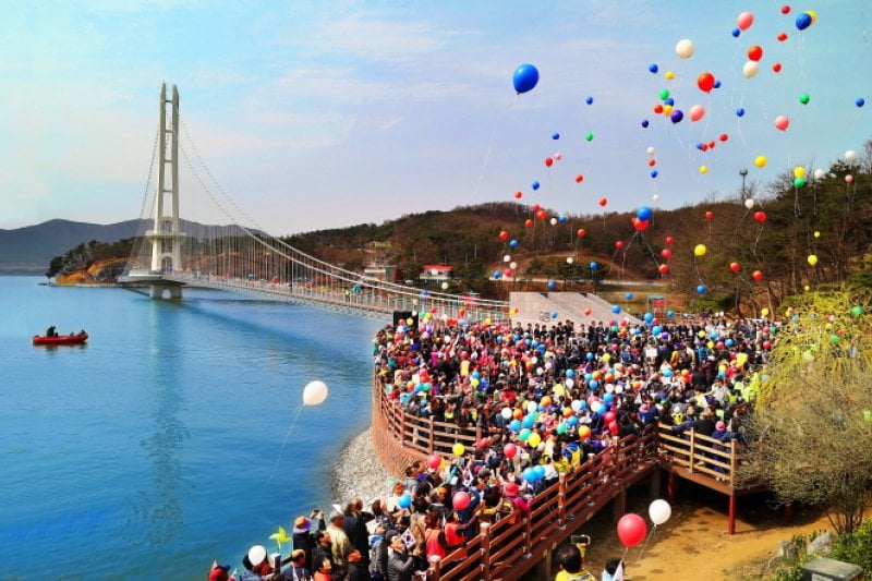礼唐湖つり橋（예당호 출렁다리） (4/11)