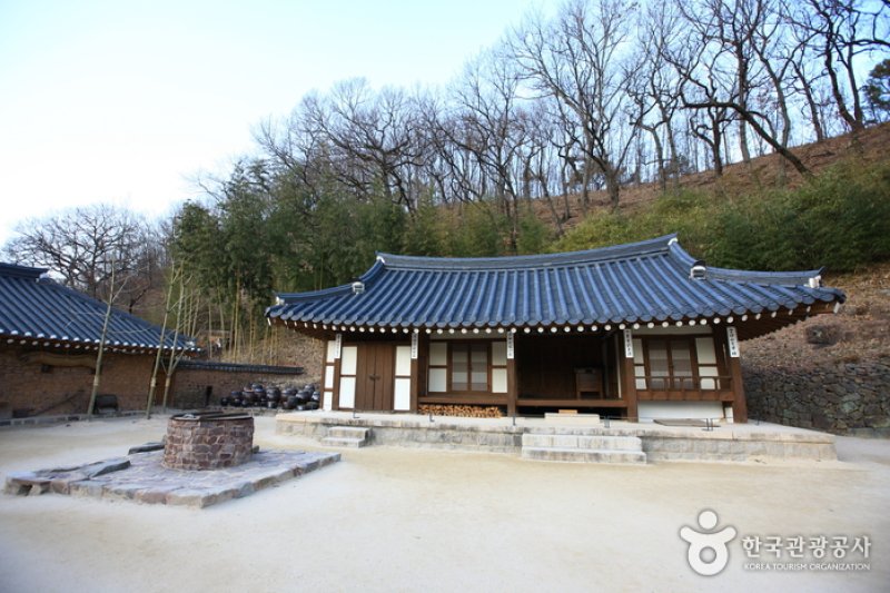 湖巌 李秉喆先生生家（호암 이병철선생 생가） (6/6)