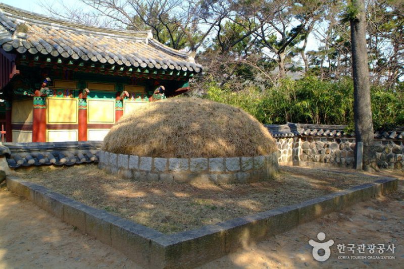 忠烈祠と亀甲船（충렬사와 거북선） (13/15)