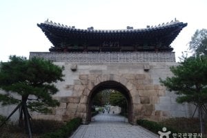 弘智門及び蕩春台城（홍지문 및 탕춘대성）