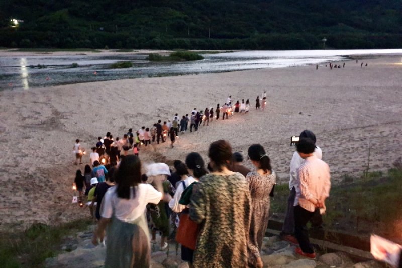 蟾津江平沙里タルマジュン（섬진강 백사장 달마중） (2/5)