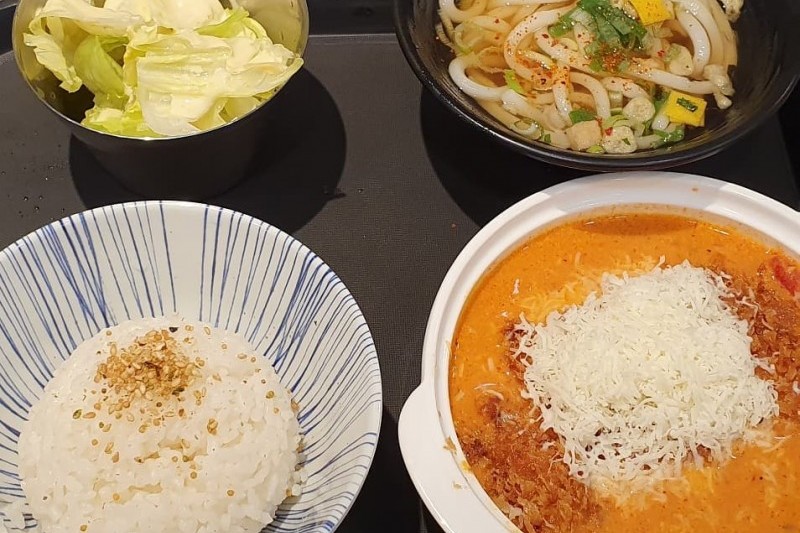 金泉（釜山方向） サービスエリア  韓（洋）食堂、 ハイミョン  (4/5)