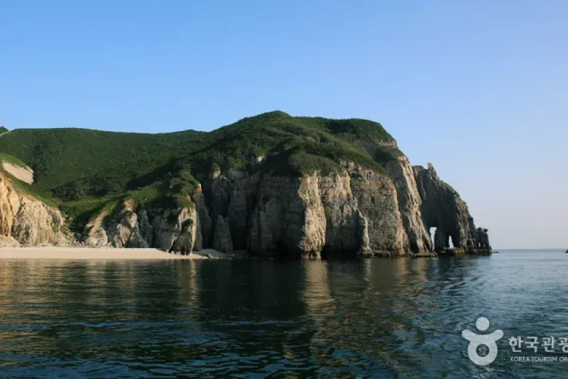 甕津 白翎島 頭武津（옹진 백령도 두무진） (1/4)