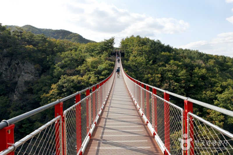 紺岳山つり橋（감악산 출렁다리） (2/10)