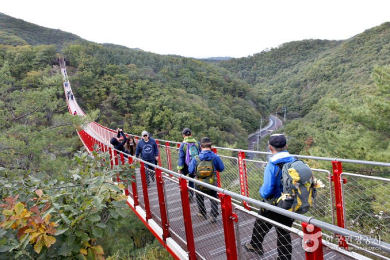 紺岳山つり橋（감악산 출렁다리） (4/10)