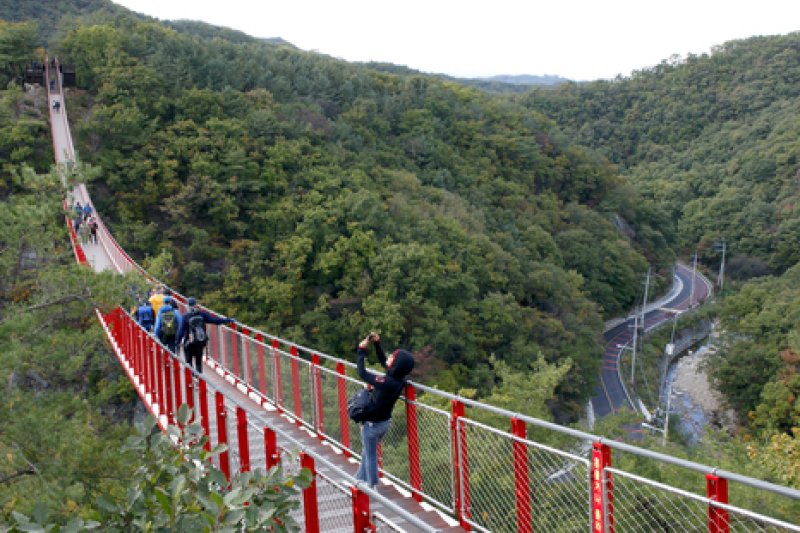 紺岳山つり橋（감악산 출렁다리） (5/10)
