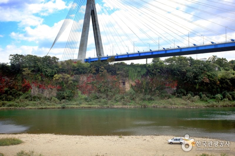 臨津江柱状節理（漢灘江国家地質公園）임진강 주상절리 (한탄강 국가지질공원) (5/10)