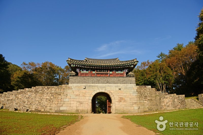 聞慶セジェ 三関門（鳥嶺関）（문경새재 3관문(조령관)） (1/5)