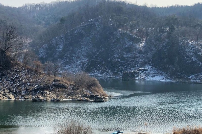抱川アウラジ枕状溶岩（漢灘江国家地質公園）（포천 아우라지 베개용암 (한탄강 국가지질공원)） (3/6)