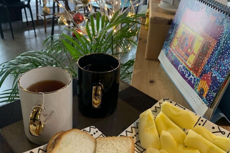 CAFÉ BLACK (1/3)
