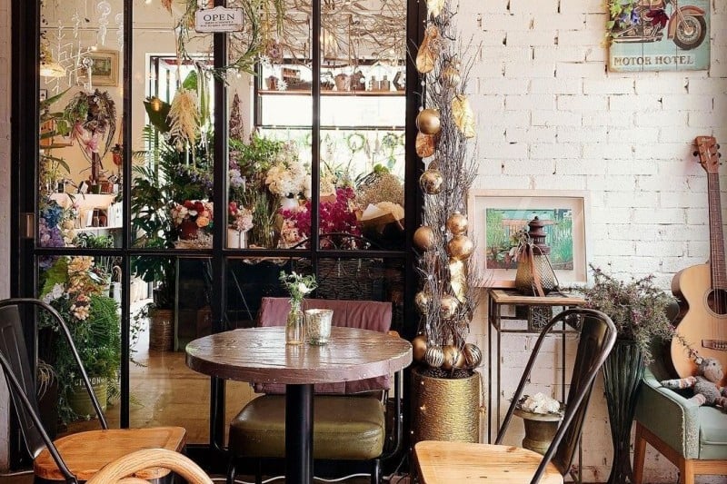 cafe mayB (2/6)