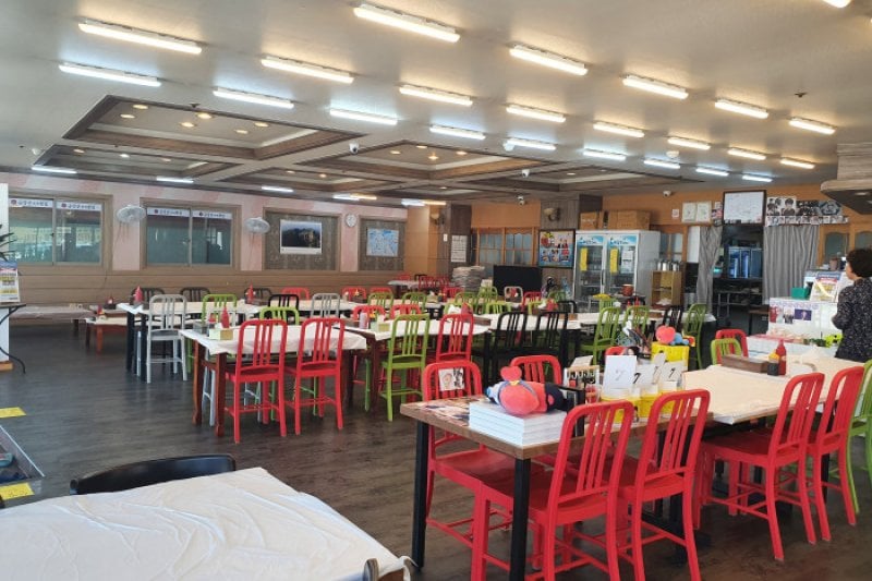 金剛山ズワイガニ刺身専門店  (2/3)