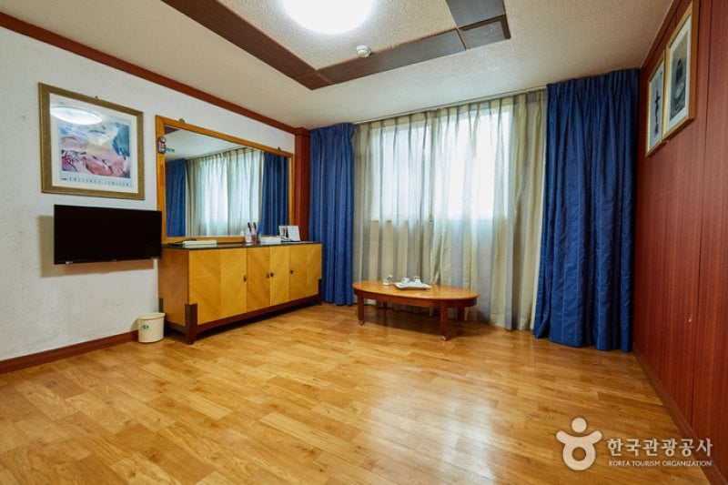 白岩スプリングスホテル[韓国観光品質認証]（백암스프링스호텔[한국관광품질인증제/ Korea Quality]） (28/31)