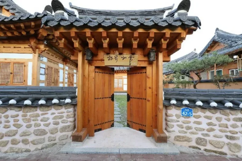 韓屋へユム[韓国観光品質認証] (한옥혜윰[한국관광 품질인증/Korea Quality]) (11/13)