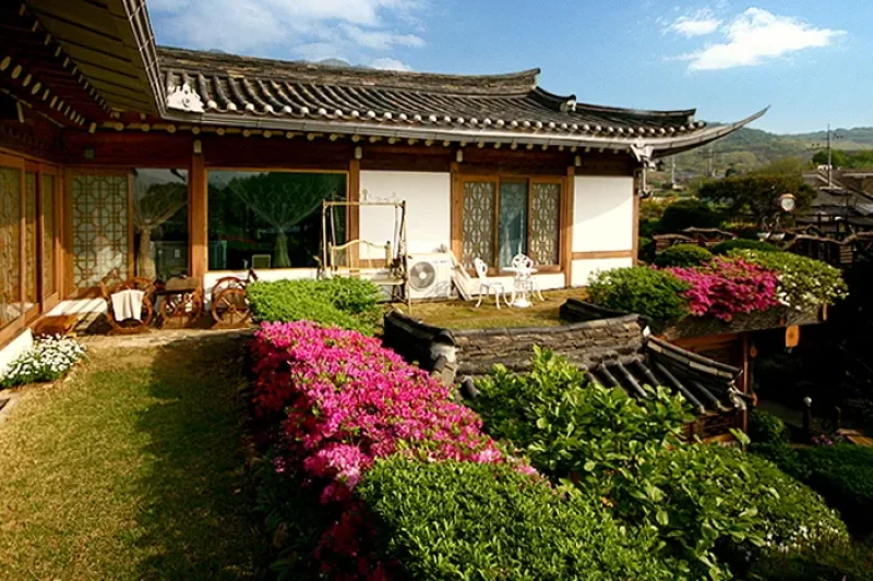 韓屋村黄土ペンション[韓国観光品質認証]  (4/6)