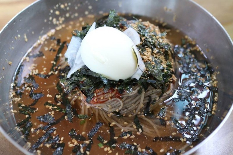 ジンゴゲ冷麺  (3/5)