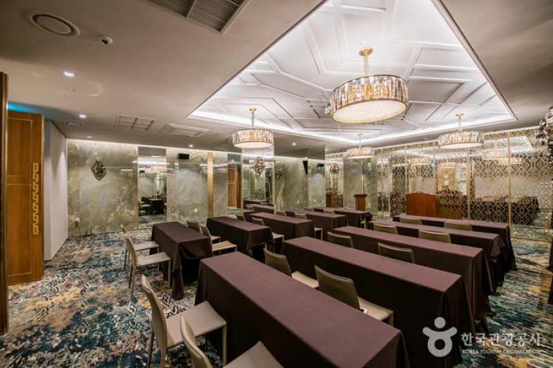THE JACKSON9s HOTEL  (10/14)