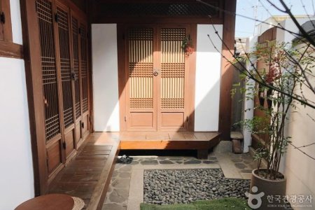 ルミン北村  [韓国観光品質認証]  / 루민북촌 [한국관광 품질인증/Korea Quality]