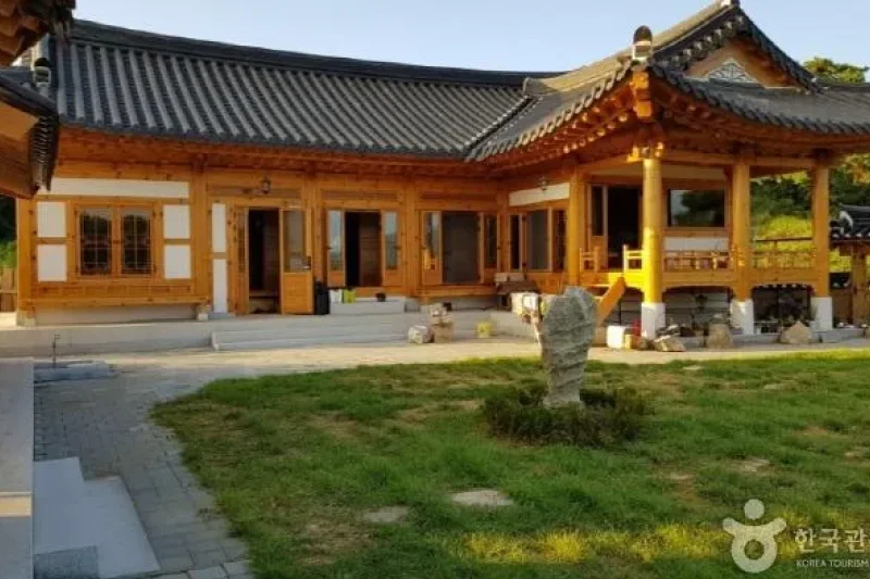 豊松斎 [韓国観光品質認証]  / 풍송재 [한국관광 품질인증/Korea Quality] (1/5)