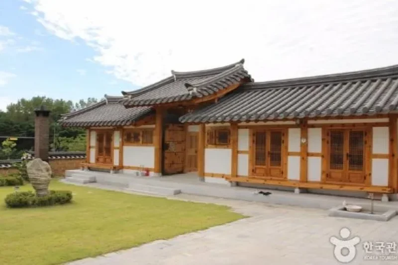 豊松斎 [韓国観光品質認証]  / 풍송재 [한국관광 품질인증/Korea Quality] (2/5)