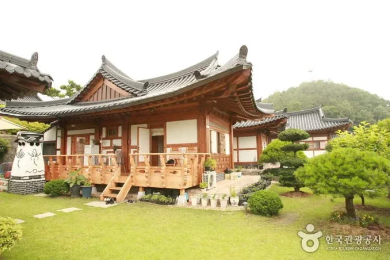 ポグムジャリ [韓国観光品質認証] / 보금자리 [한국관광 품질인증/Korea Quality] (4/10)