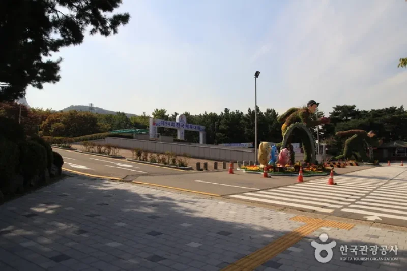 仁川文鶴競技場（仁川ワールドカップ競技場） (1/10)