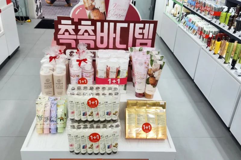 トニーモリー(TONYMOLY) 明洞 3番街店 / トニーモリー(TONYMOLY)クーポン / 韓国化粧品クーポン (4/36)