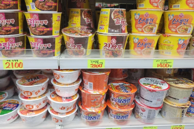 コリアマトゥ明洞店   Korea Mart Myeongdong Branch (3/18)