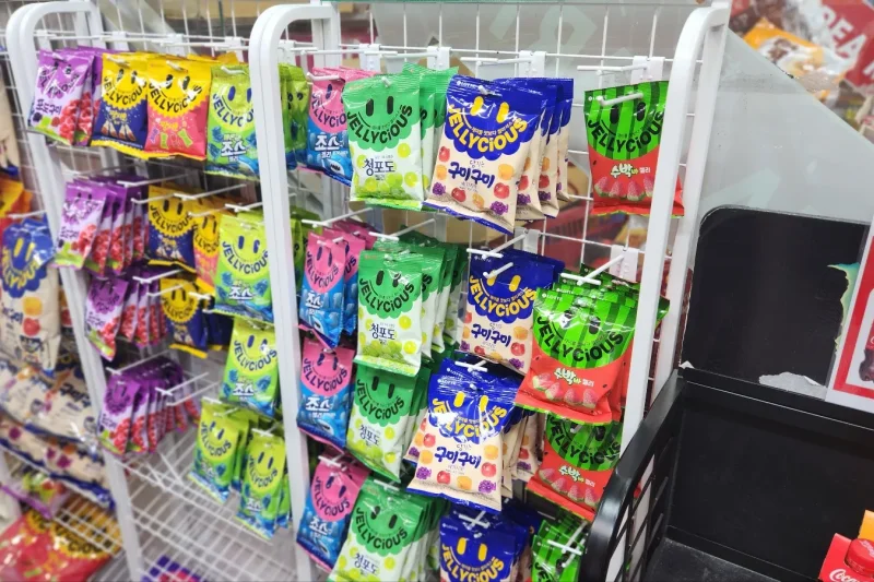 コリアマトゥ明洞店   Korea Mart Myeongdong Branch (13/18)