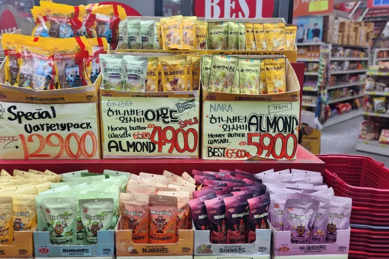 コリアマトゥ明洞店   Korea Mart Myeongdong Branch (17/18)