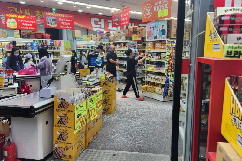 コリアマトゥ明洞店   Korea Mart Myeongdong Branch (18/18)