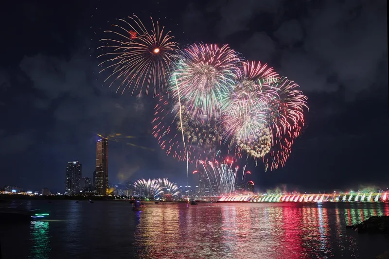 BTSデビュー10周年記念・ハンガン花火観覧ツアー<豪華ヨット乗船＋Nソウルタワーチケット> (3/9)
